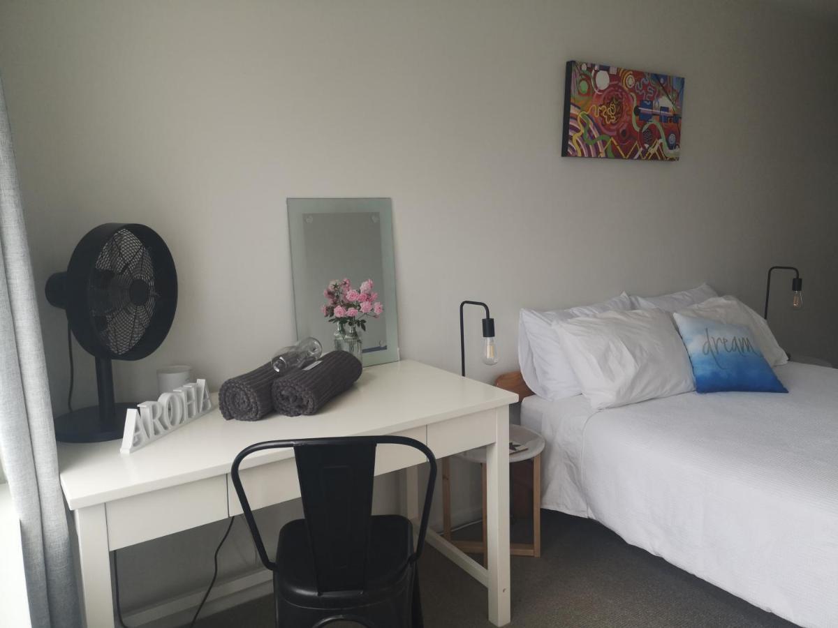 Pool House - One Bedroom Self Contained Unit Motueka Buitenkant foto